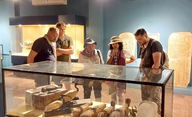 متحف آثار ملوي يشارك فى يوم المخطوط العربي