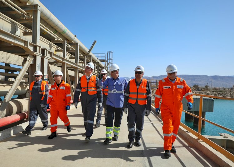 وزير البترول يتفقد محطة "سونكر" للصب السائل بالسخنة