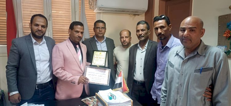 مدير تعليم أبوتشت يستقبل وفد جروب دوار المعلمين للتهنئة بحلول عيد الفطر المبارك