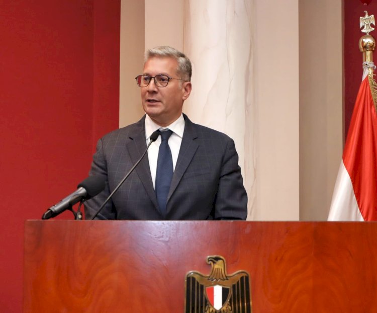 وزير البترول يلتقي قيادات الوزارة