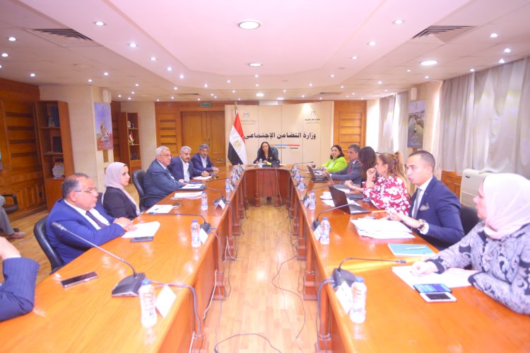 وزيرة التضامن ترأس اجتماع مجلس إدارة صندوق دعم الصناعات الريفية والبيئية