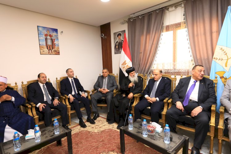 رئيس جامعة كفرالشيخ يهنىء الانبا ماركوس بعيد القيامة المجيد