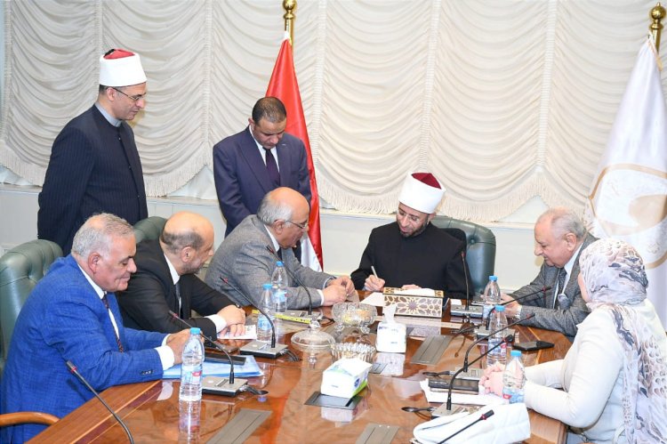 وزير الأوقاف يستقبل عددًا من النواب لتلبية مطالب أهالي دوائرهم