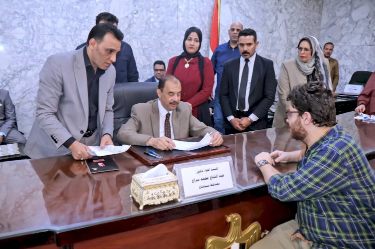 محافظ سوهاج يعقد اللقاء  الأسبوعي للاستماع إلى شكاوى واحتياجات المواطنين