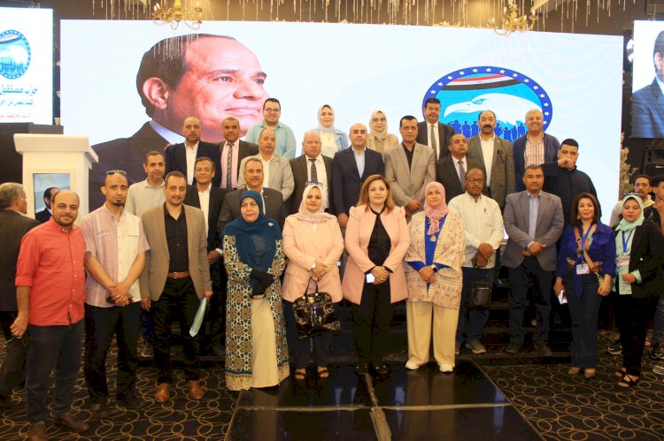 مدير تعليم سوهاج يشهد ختام التصفيات النهائية لمسابقة أوائل الطلبة