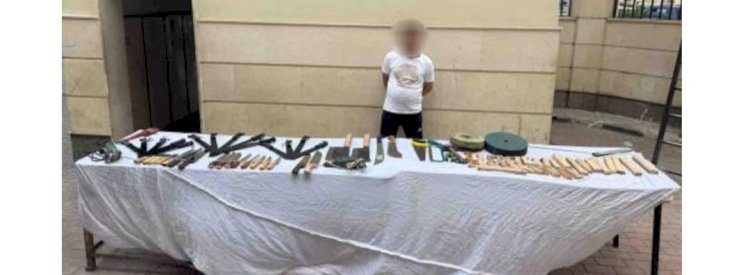 ضبط أحد الأشخاص بالقاهرة لقيامه بتصنيع الأسلحة البيضاء والإتجار بها بدون ترخيص