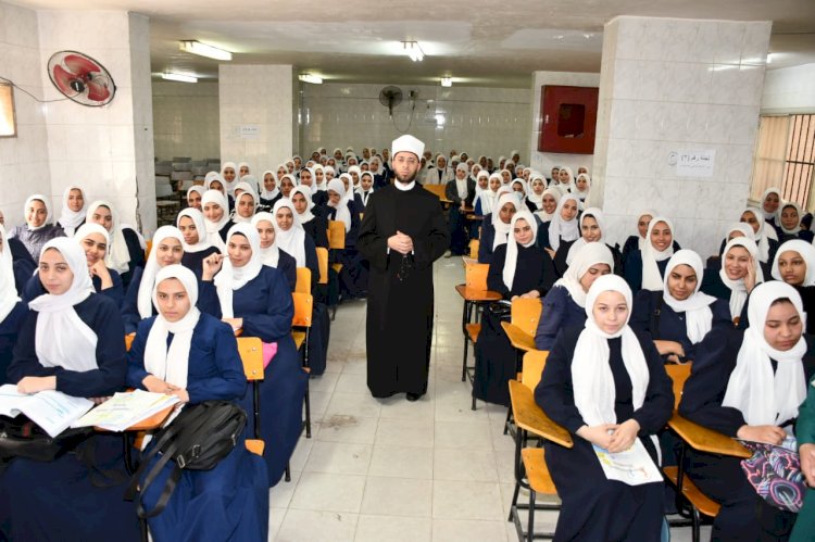 وزير الأوقاف يتفقد معهد التمريض التابع لمستشفى الدعاة