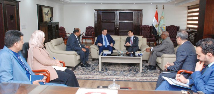 وزير الزراعة يتابع المشروعات الزراعية المشتركة مع وفد  "الايفاد"
