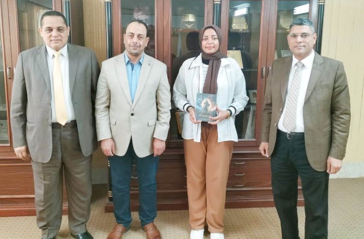 تكريم الطالبة مها عبد الظاهر أبو نبوت بكلية الحقوق بقنا