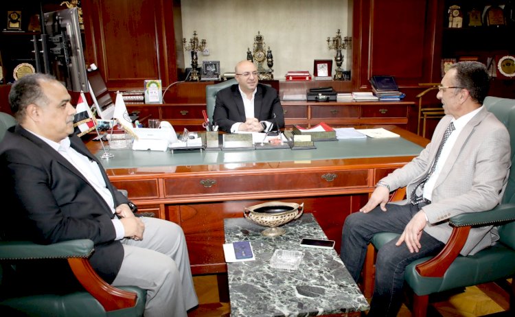 محافظ بني سويف يلتقي " أيمن حمودة " وكيل وزارة الزراعة الجديد