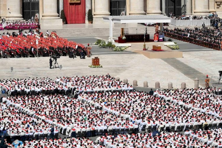 وزير الأوقاف يحضر جنازة البابا فرنسيس نيابة عن الرئيس