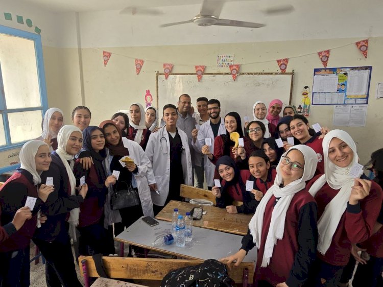 جامعة بني سويف الأهلية تنظم زيارة توعوية لإحدى المدارس التجريبية