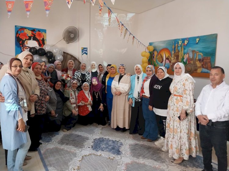 إدارة الشروق التعليمية تحتفل بـ جيهان عبدالرازق  لتوليها مديرة تعليم بدر