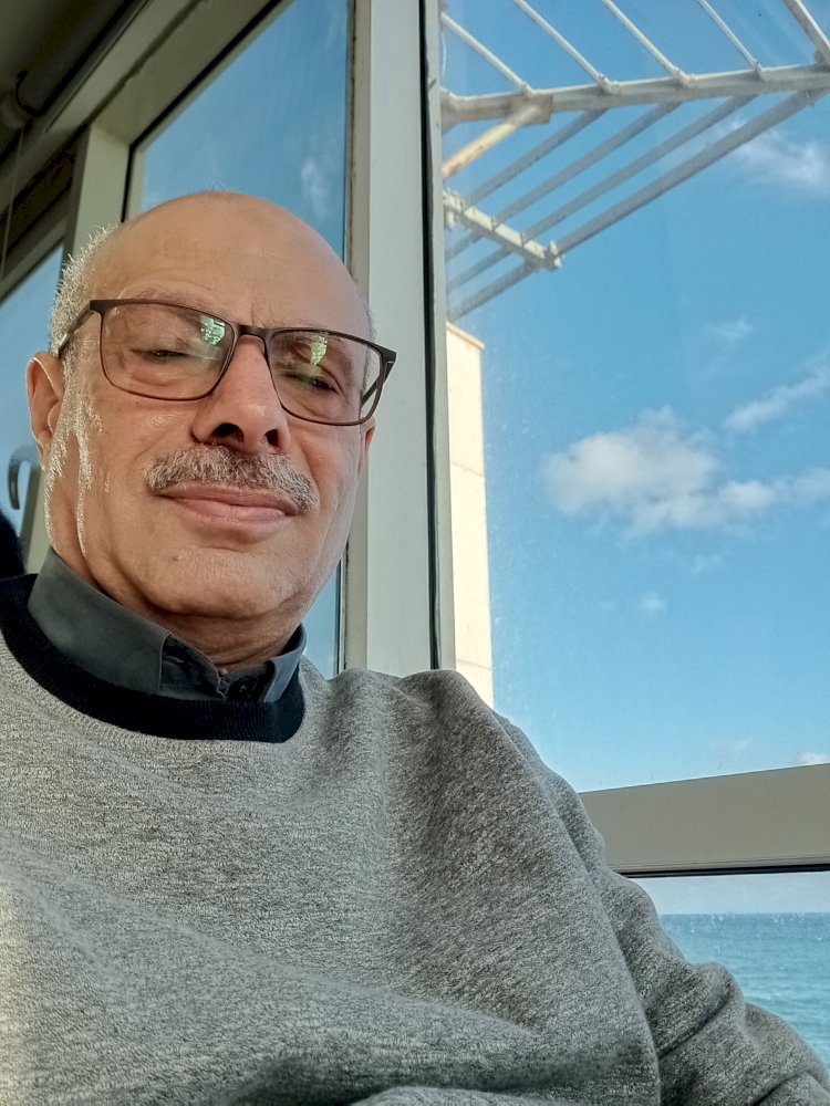 قبل رحيل الشمس ... بقلم  مهاب حسين