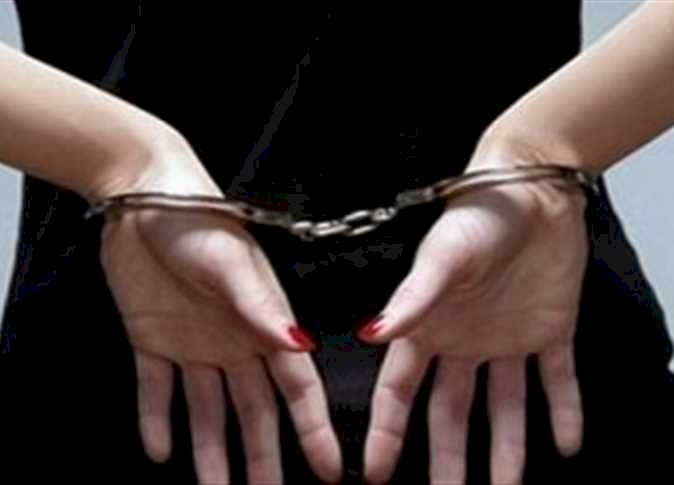 التحقيق مع سيدة أعمال شهيرة بتهمة النصب على طليقها في بيع سيارة مرسيدس