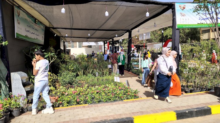 إقبال على معرض زهور الربيع بالمتحف الزراعي