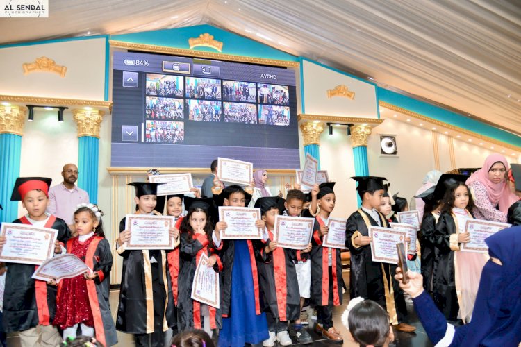 الحضانة الإنجليزية تنظم حفل تخريج الدفعة الثامنة بقاعة القصرالذهبى بأرمنت