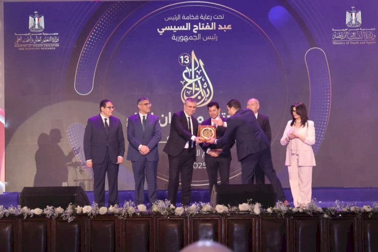 تكريم الإعلامي د.عمرو الليثي بالدورة الـ 13 لمهرجان إبداع شباب الجامعات