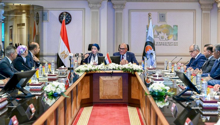 توقيع عقود بين الهيئة العربية للتصنيع ووزارة البيئة