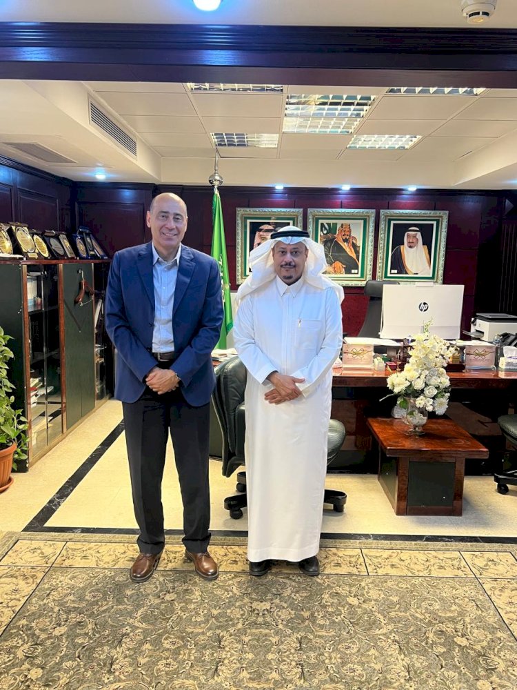 رئيس جامعة المنيا يبحث سبل التعاون مع الملحق الثقافى السعودي تلفونيا