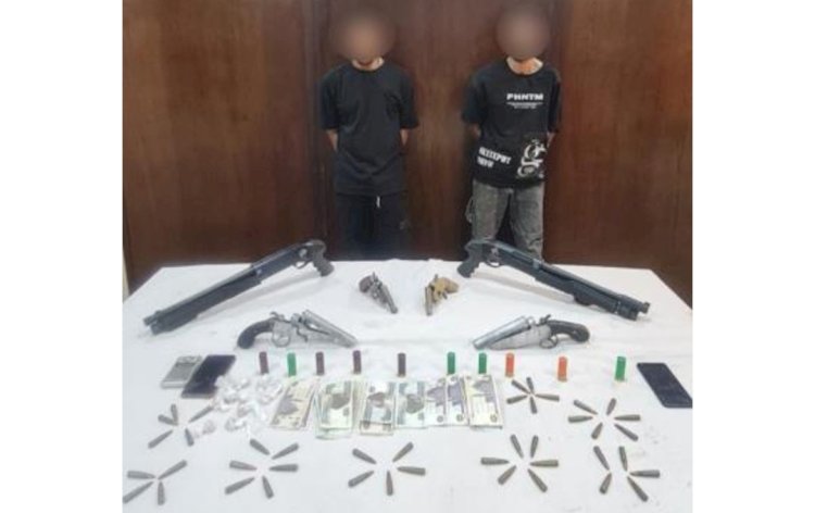 القبض علي تاجرين تخصص أسلحة ومخدرات بالقاهرة