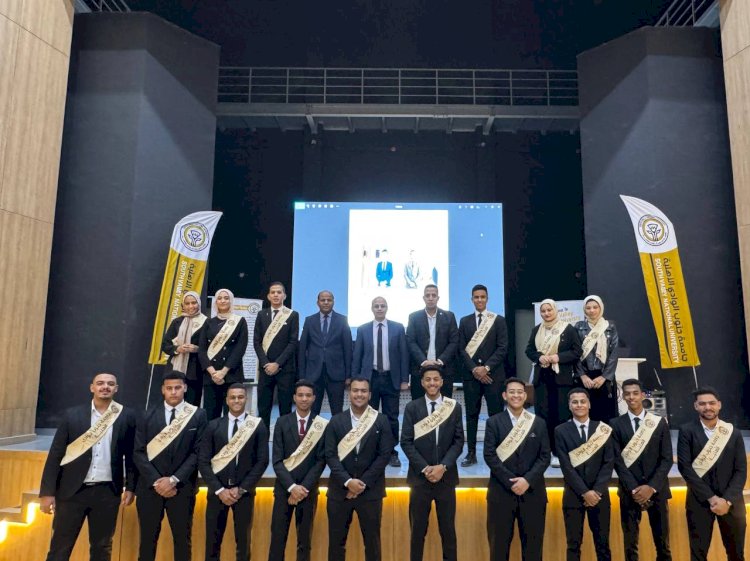 هندسة جنوب الوادي الأهلية تنظم يوما تعريفيا للتخصصات المتاحه لبرنامج الهندسة