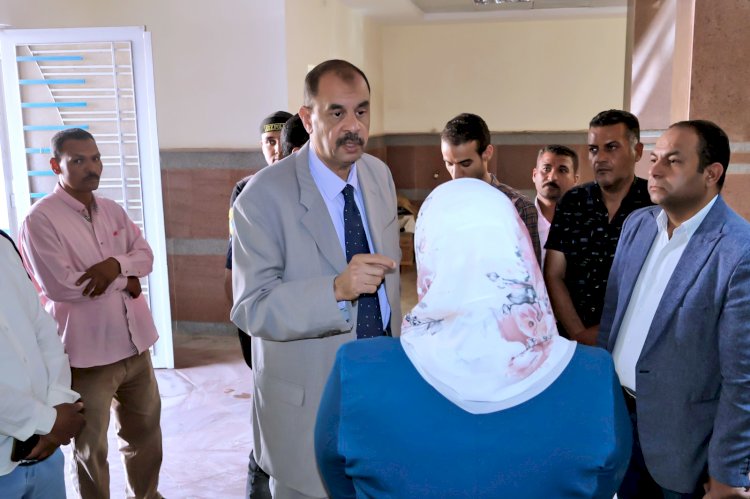 سراج يتفقد معرض تسويق المنتجات الحرفية والمشروعات الخدمية