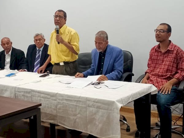 طه حسين في مكتبة مصر العامة بقنا