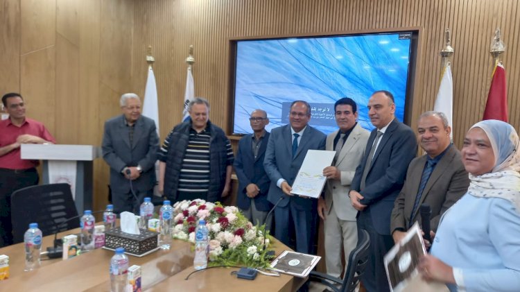 رئيس البحوث الزراعية يكرم الفائزين بجوائز التميز ب"وقاية النباتات"