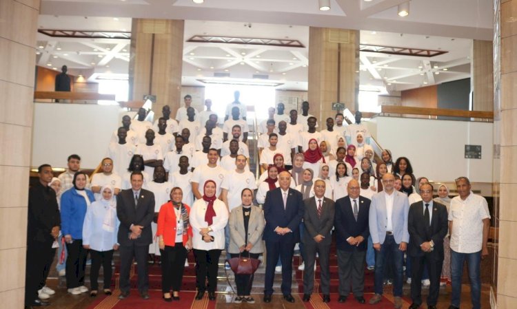 رئيس مركز بحوث الصحراء يفتتح ورشة عمل علمية لدعم شباب افريقيا في مكافحة التصحر