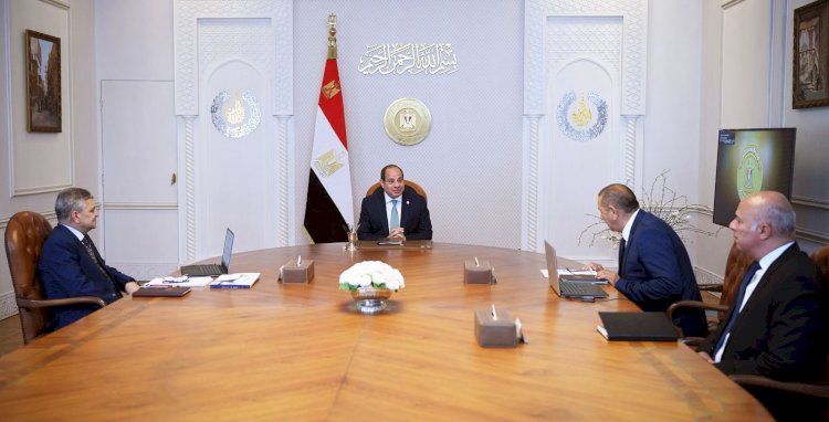 السيسي يوجه باستكمال مشروعات تطوير المجرى الملاحي بقناة السويس
