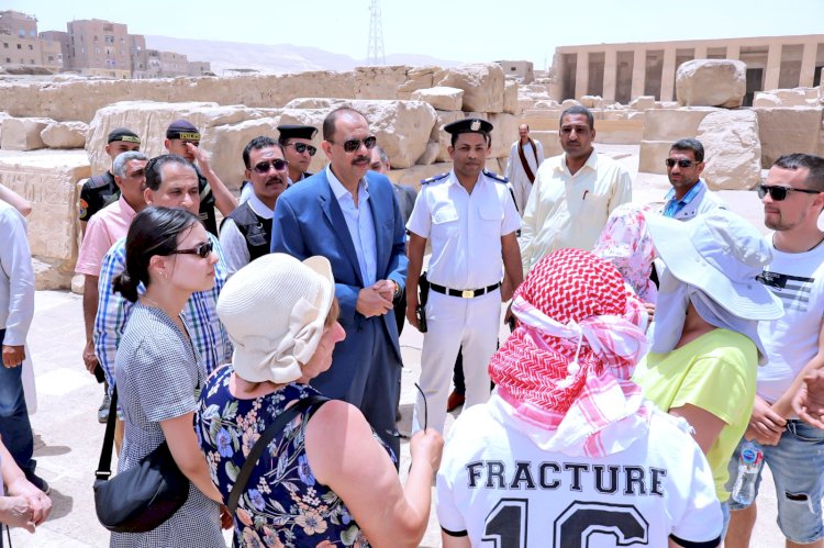 محافظ سوهاج يحيل مدير مركز طب الأسرة بأولاد حمزة و11 من العاملين للتحقيق