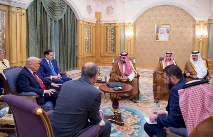 ترامب يدعو الشرع للانضمام للاتفاقيات الإبراهيمية مع إسرائيل