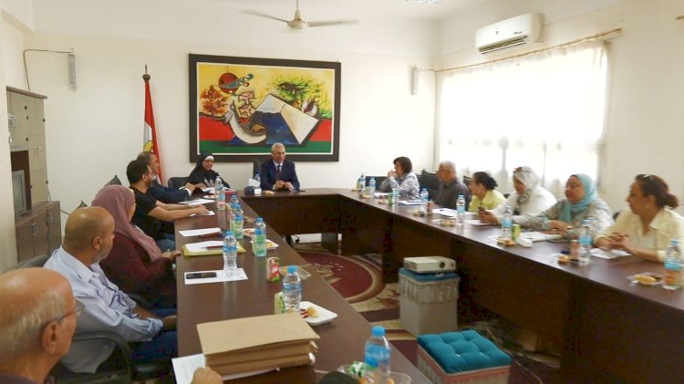 رئيس جامعة المنيا يترأس مجالس كليات التربية الفنية والسياحة والفنادق والآداب