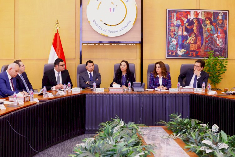 وزيرة التضامن ترأس مجموعة العمل الوزارية بشأن مقترحات زيادة فصول الحضانات