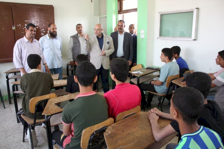 محافظ بني سويف يُحيل الإدارة والإشراف بمدرستي دشطوط بنين إعدادي وثانوي للتحقيق