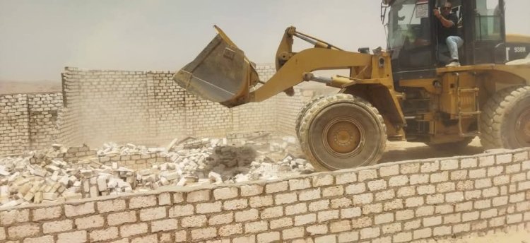 محافظ سوهاج : إزالة 137  حالة تعدي على أملاك الدولة والأراضي الزراعية