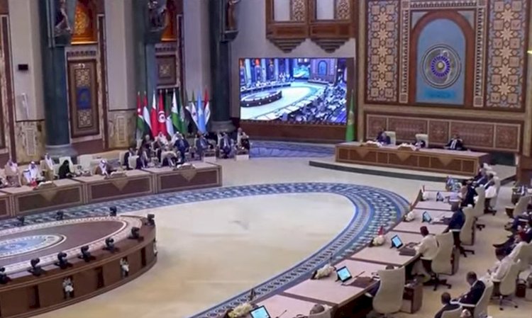 أبو مازن بالقمة العربية: نواجه مخاطر وجودية غير مسبوقة من الاحتلال