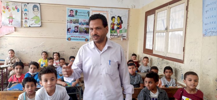 مدير عام تعليم أبوتشت يتابع بدء امتحانات المواد الغير مضافة للمجموع