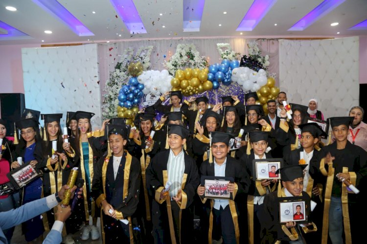 مدرسة الغردقة المتكاملة للغات  تحتفل بتخريج دفعة جديدة