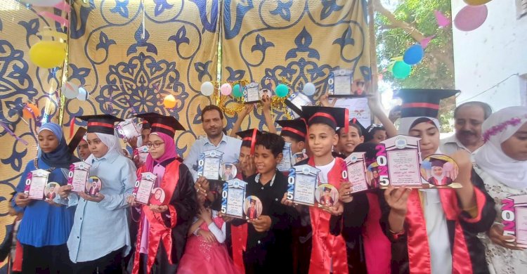 مدير عام التعليم بأبوتشت يشهد حفل تخرج مدرسة نجع سباق الإبتدائية