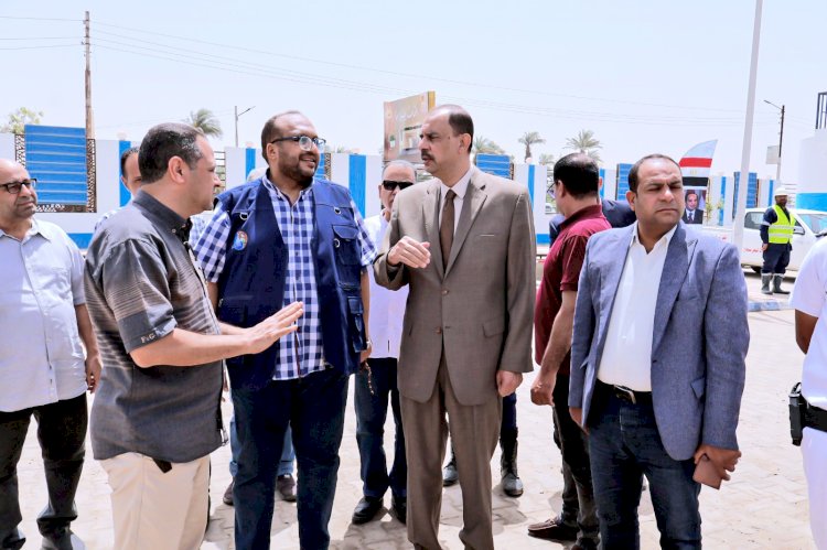 محافظ سوهاج يتفقد محطة مياه "الأحايوة" المدمجة للتأكد من مطابقتها للمواصفات