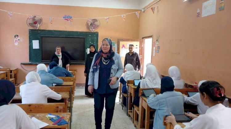 وكيل الوزارة التعليم ببني سويف تتابع سير امتحانات صفوف النقل