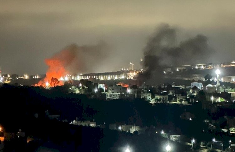 حرق المنازل في بروقين بالضفة الغربية علي إيدي المستوطنين وبحماية جيش الاحتلال