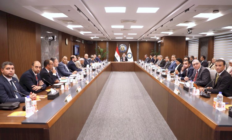 وزير البترول يرأس الجمعية العامة لشركة ( واديكو )