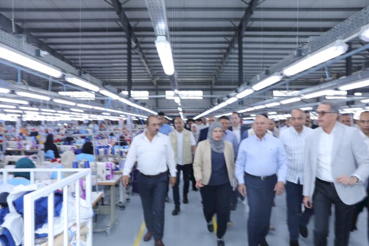 الفريق كامل الوزير في جولة متميزة في صعيد مصر