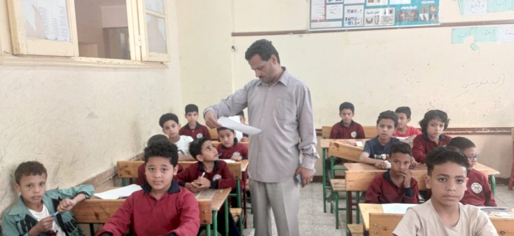 مدير تعليمية أبوتشت يتابع سير امتحانات النقل.. ويؤكد.. لا توجد أي شكاوى