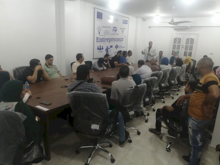 "دور الإعلام في التوعية بمخاطر المخدرات" ندوة لمجمع اعلام قنا