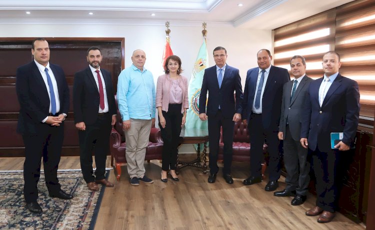 وزير الزراعة يبحث مع سفيرة رومانيا التعاون المشترك في الاستثمار الزراعي