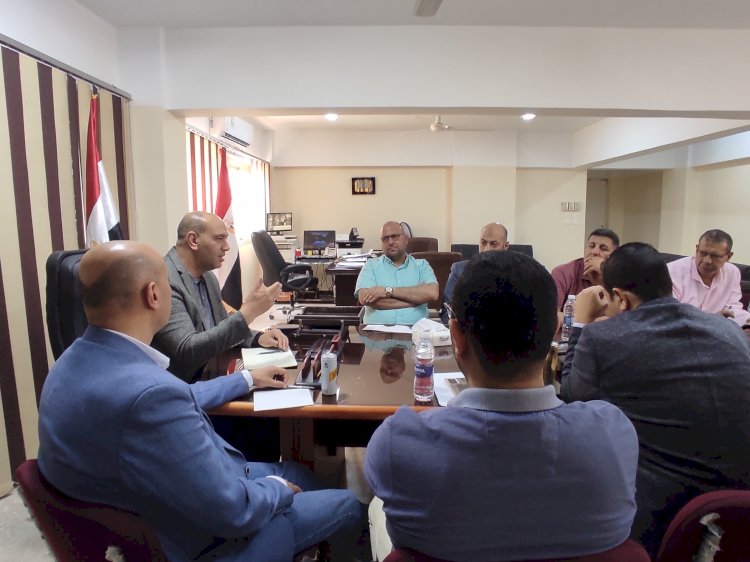 وكيل وزارة التموين بكفر الشيخ يجتمع مع مديرى الادارات استعدادا لعيد الأضحي